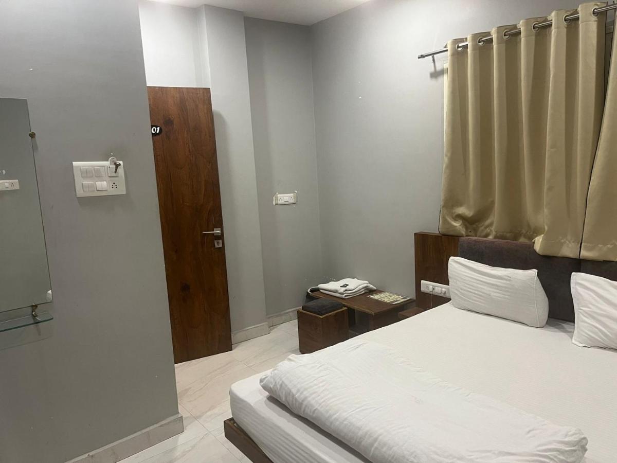 Hotel Shankar Udždžain Exteriér fotografie